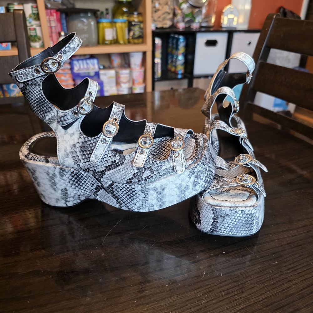 SaraIris women's platform sandals with a snakeskin pattern and multiple buckles8